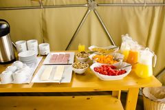 Petit-déjeuner au dôme géodésique